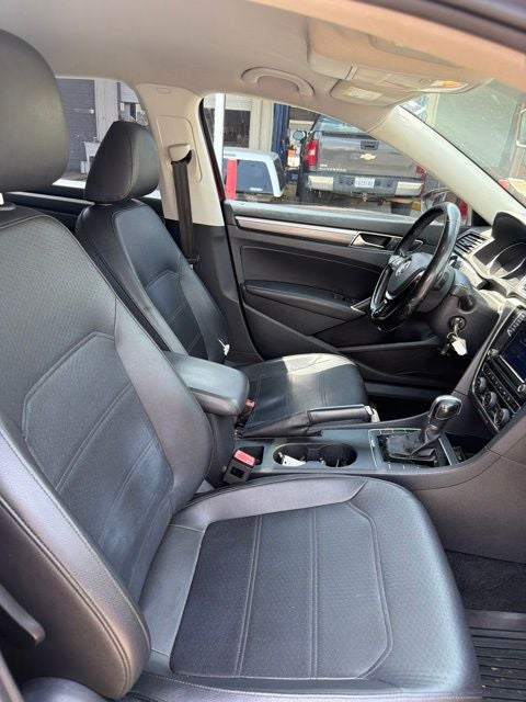 2017 Volkswagen Passat 1.8T R-Line