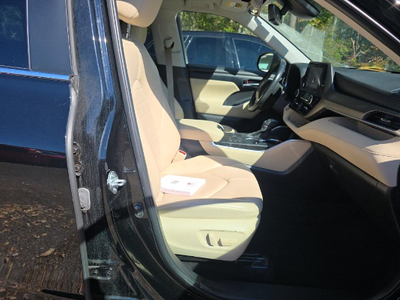 2024 Toyota Highlander Hybrid XLE