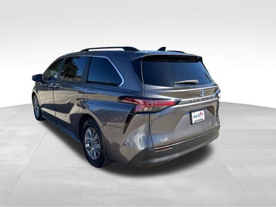 2021 Toyota Sienna XLE