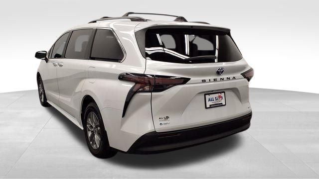 2025 Toyota Sienna XLE 8 Passenger