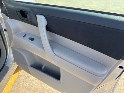 2011 Toyota Highlander Base