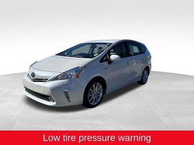 2014 Toyota Prius v Five
