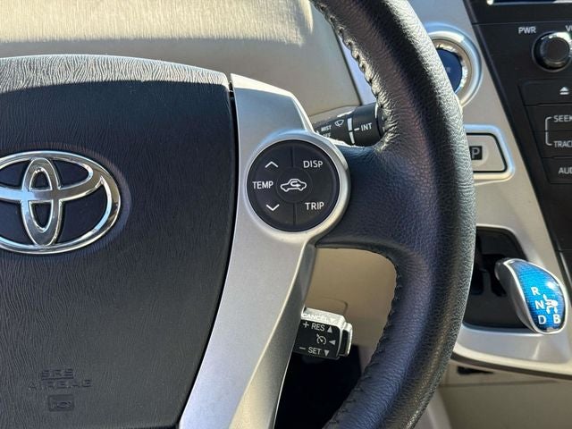 2014 Toyota Prius v Five